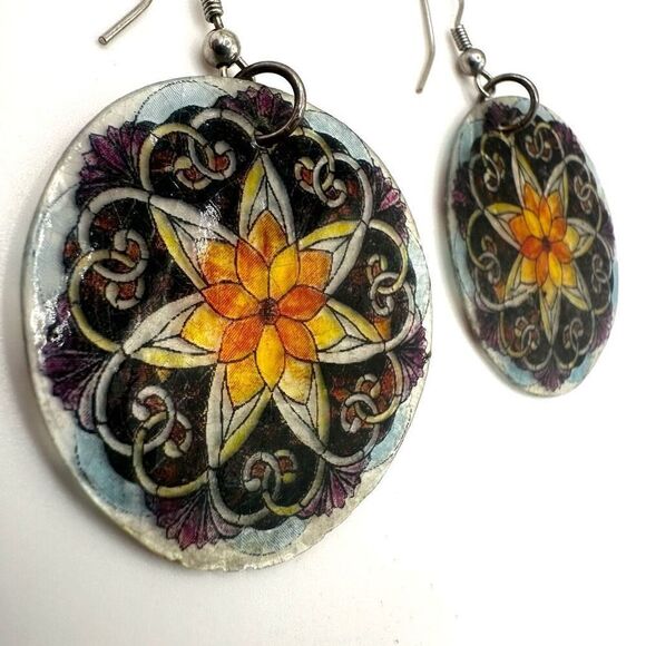 Flower circle earrings - Picture 5 of 9